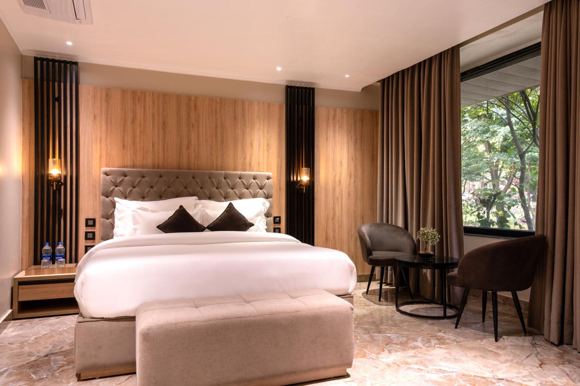 Alpine Hotel And Villas 达兰萨拉 外观 照片