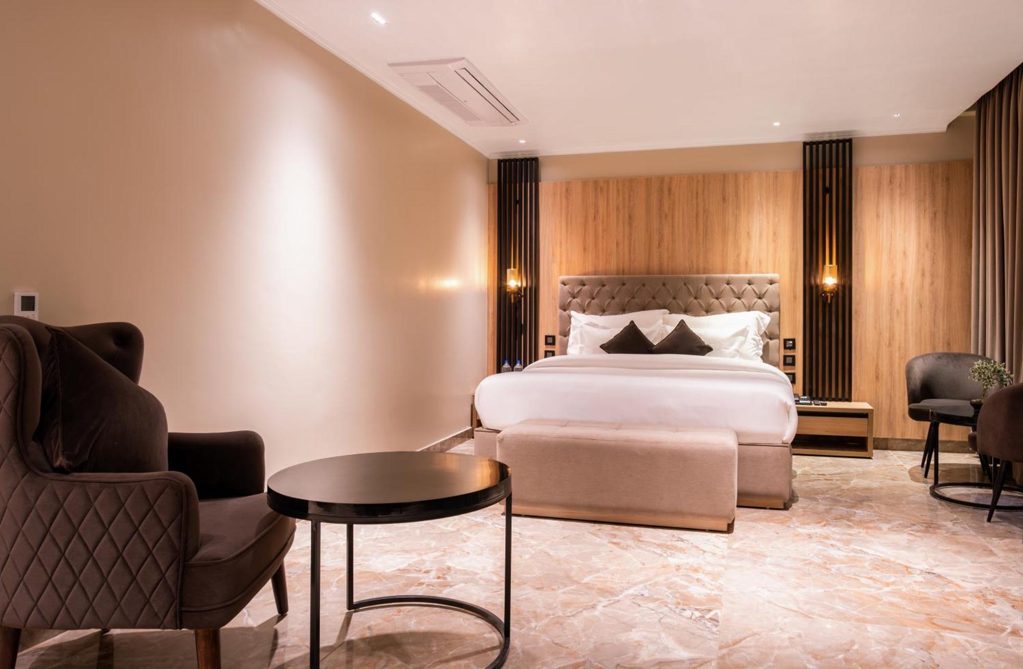 Alpine Hotel And Villas 达兰萨拉 外观 照片