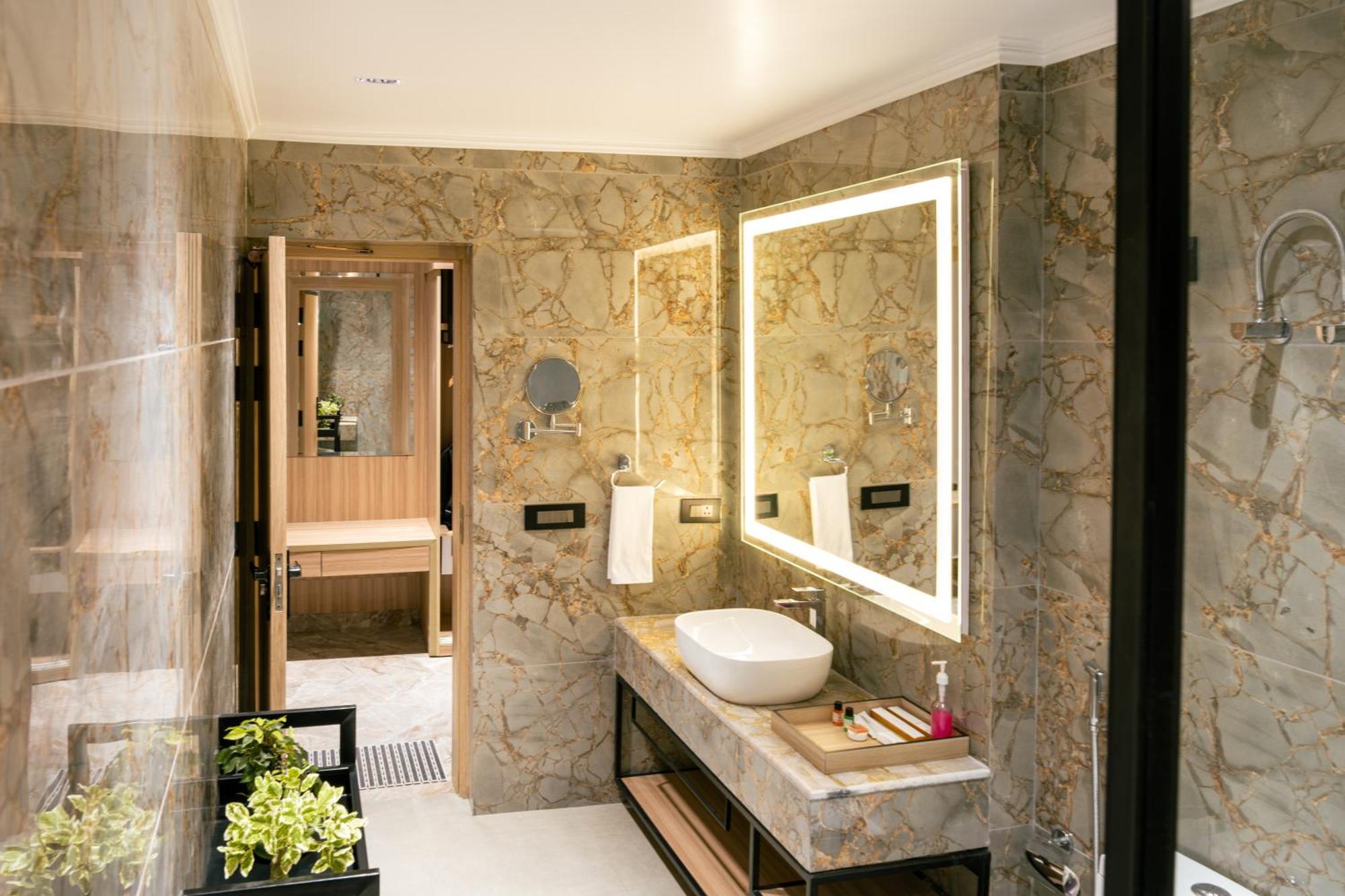 Alpine Hotel And Villas 达兰萨拉 外观 照片