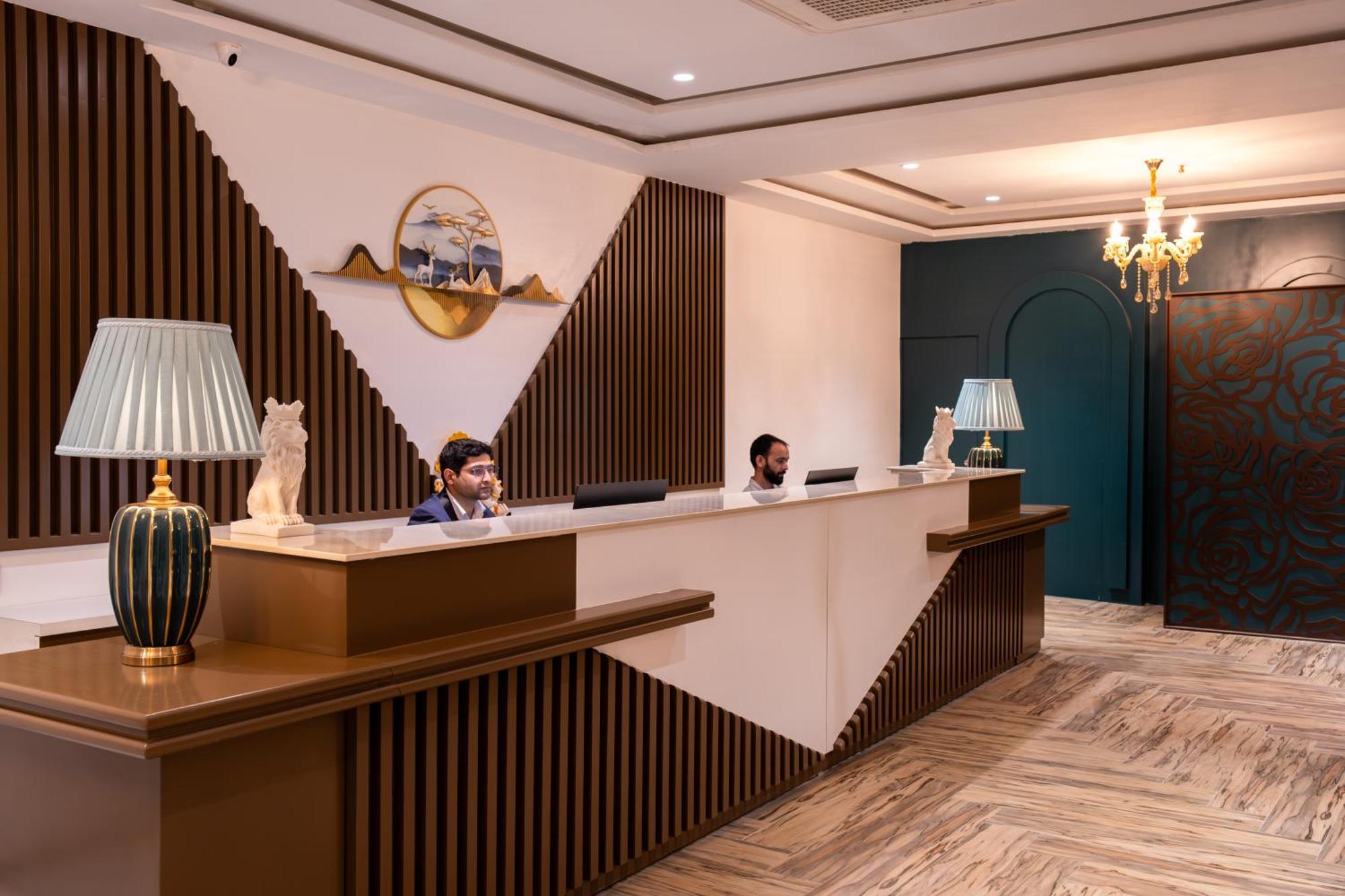 Alpine Hotel And Villas 达兰萨拉 外观 照片