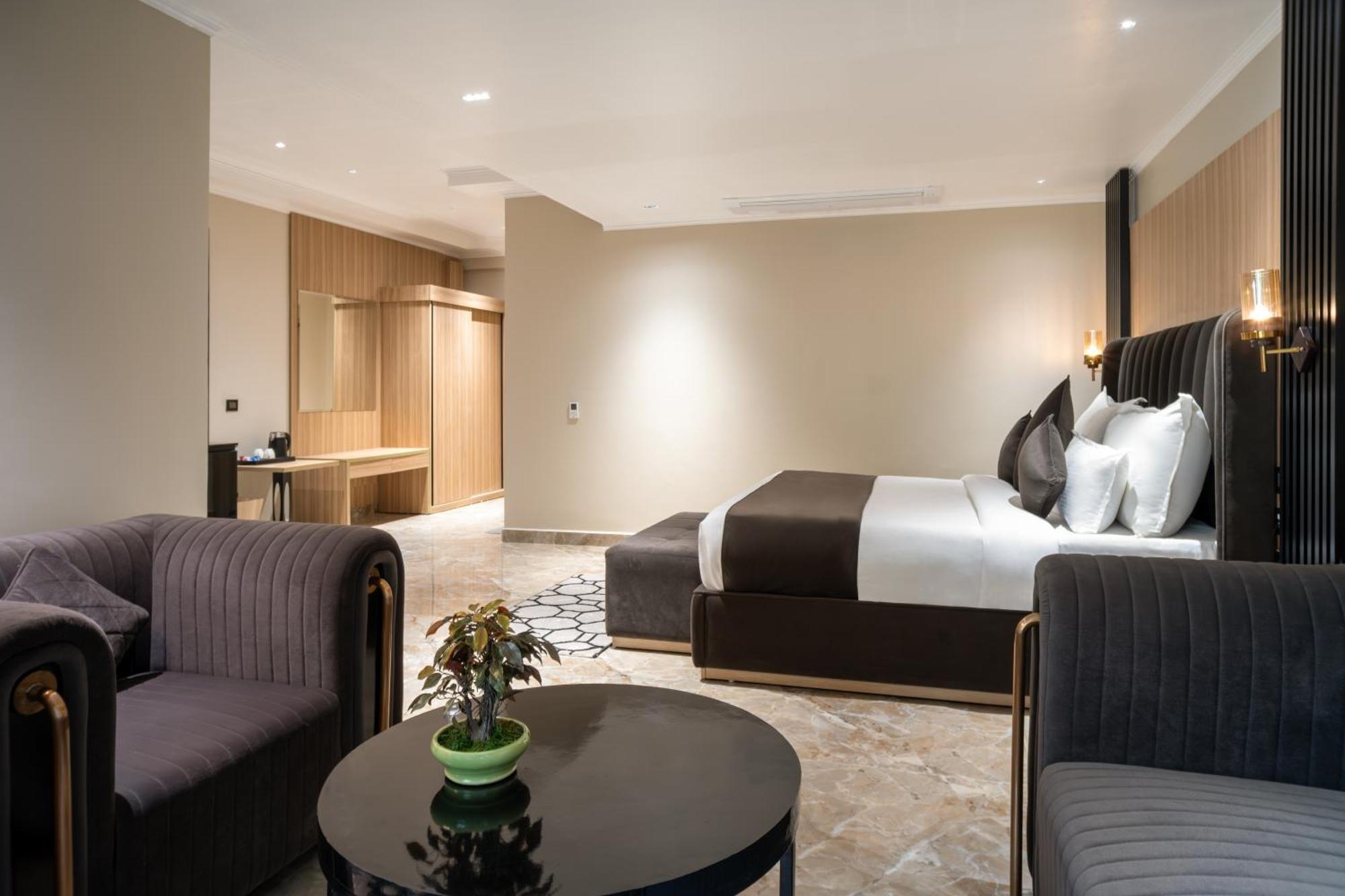 Alpine Hotel And Villas 达兰萨拉 外观 照片