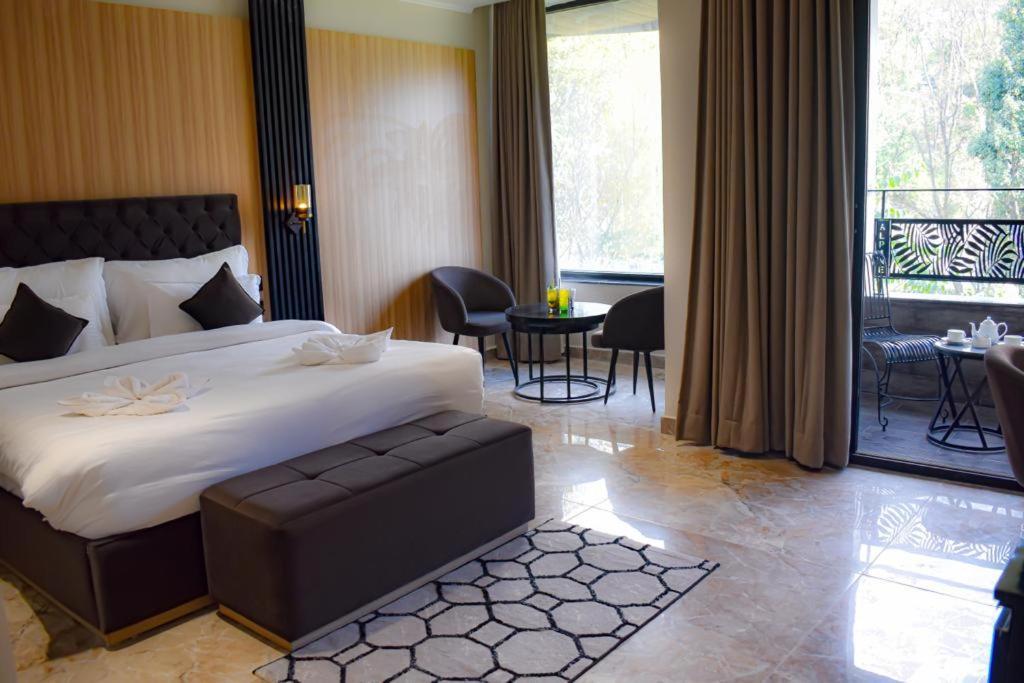 Alpine Hotel And Villas 达兰萨拉 外观 照片